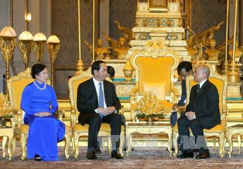 Tran Dai Quang rencontre les dirigeants du Cambodge - ảnh 1